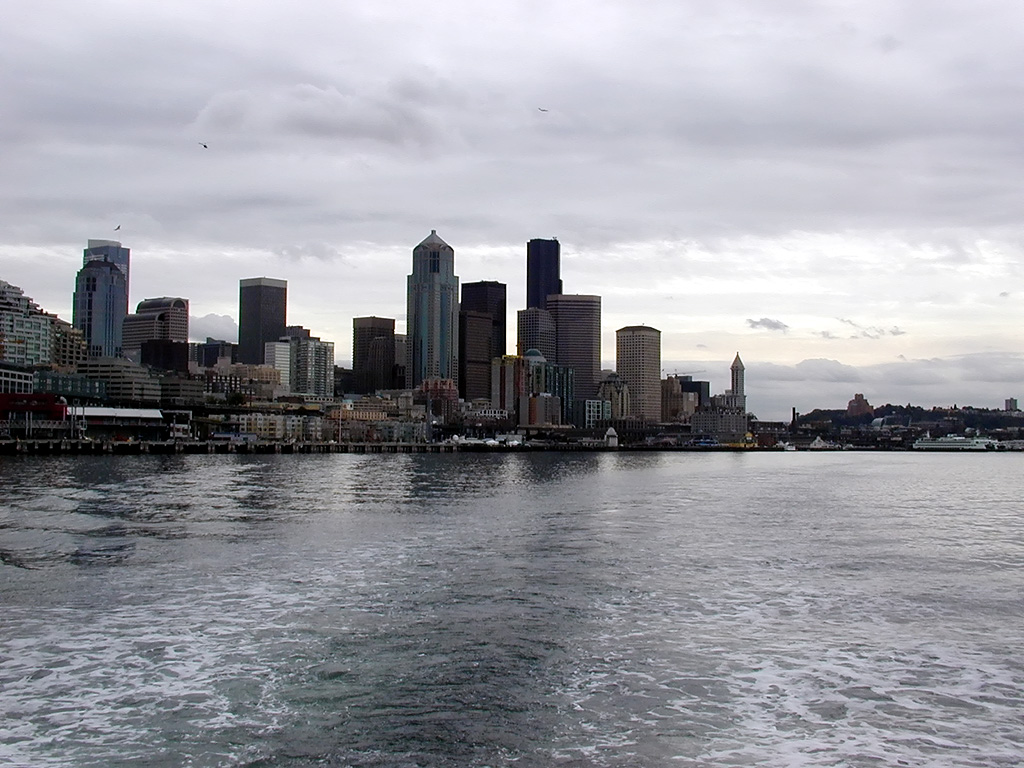 28-Jul-2000
Seattle
Seattle skyline
Seattle lived up to its reputation. It didn't actually rain but was heavily overcast all day.