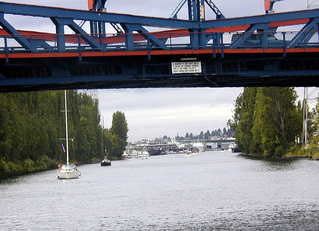 28-Jul-2000
Seattle - Lake Washington Ship Canal
Looking under Fremont Bridge