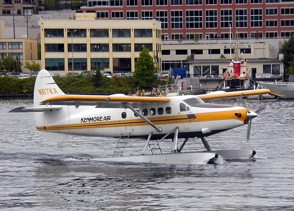 28-Jul-2000
Seattle - Lake Union
Flying boat taking off