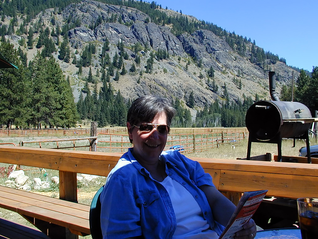 29-Jul-2000
Mazama, WA
Sue waiting for lunch