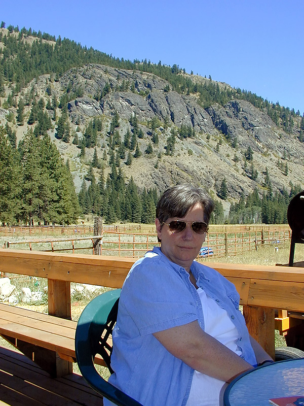 29-Jul-2000
Mazama, WA
Sue waiting for lunch