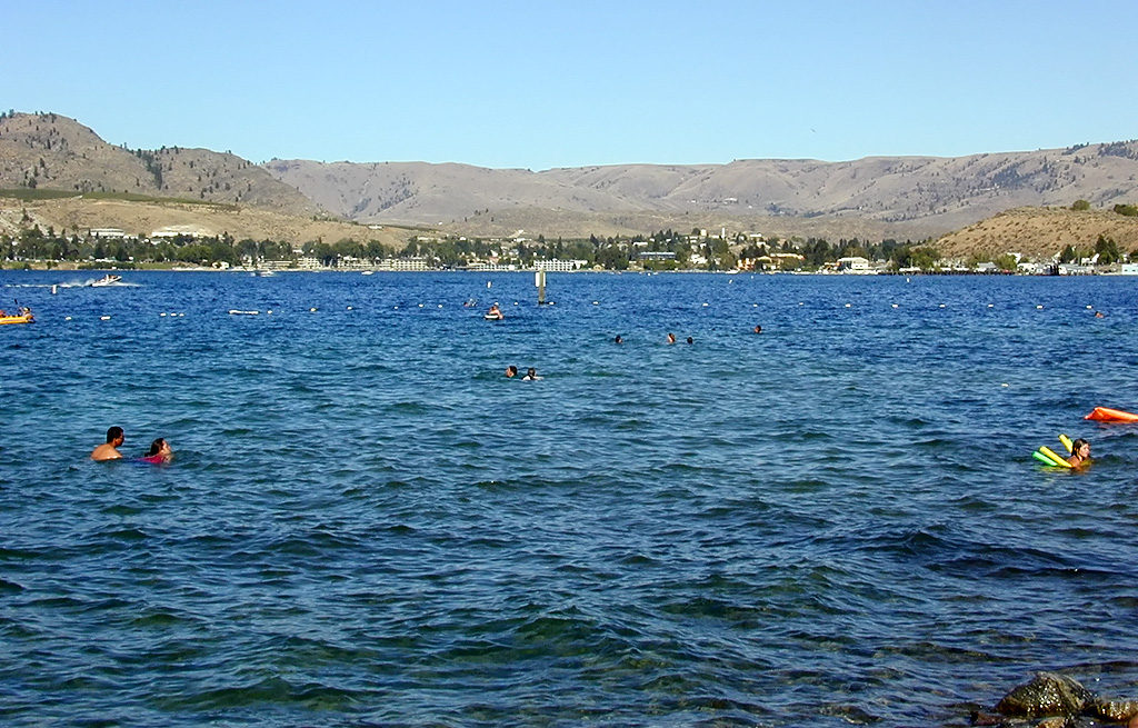 29-Jul-2000
Lake Chelan, WA
Lakeside Park - The Lake