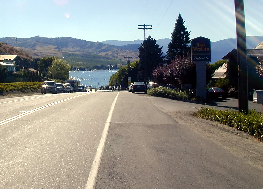 29-Jul-2000
Lake Chelan, WA
Entrance to the Best Western Lakeside