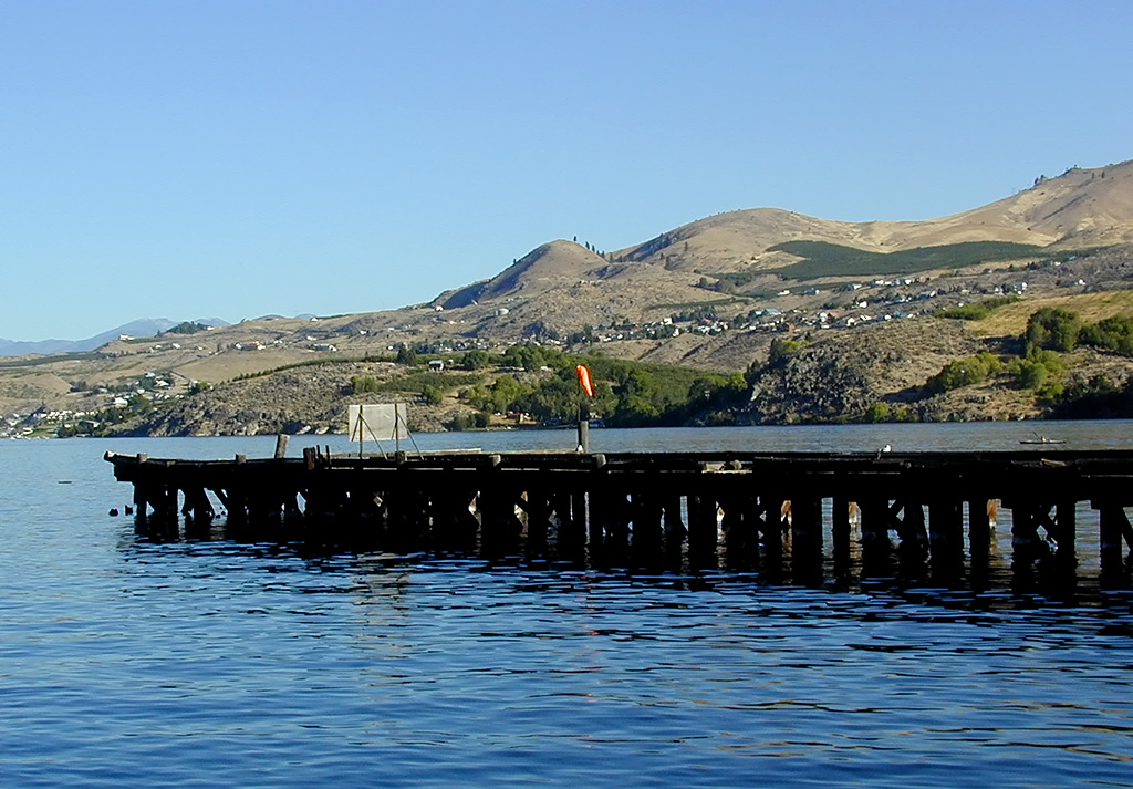 30-Jul-2000
Lake Chelan, WA
Lake Chelan Airways jetty at Lake Chelan