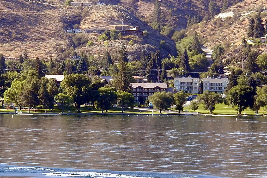 30-Jul-2000
Lake Chelan, WA
The Best Western Lakeside