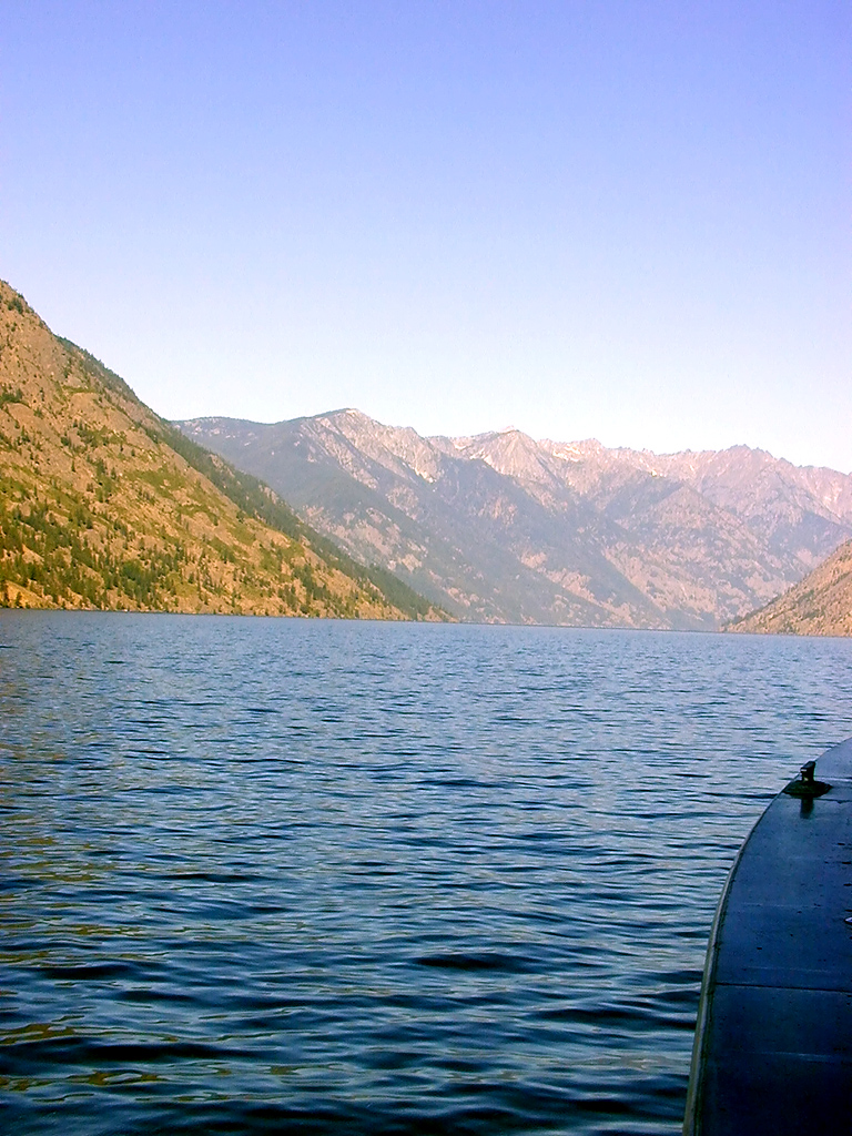 30-Jul-2000
Lake Chelan, WA
Looking along the longest straight part of the Lake