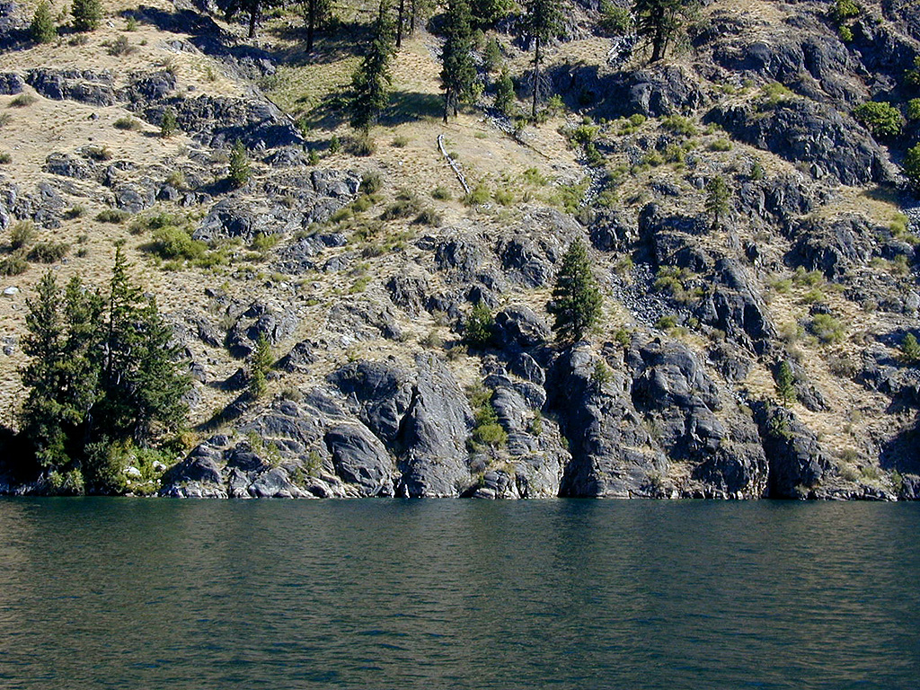 30-Jul-2000
Lake Chelan, WA
Cliffs on the North West shore about half way along the lake
