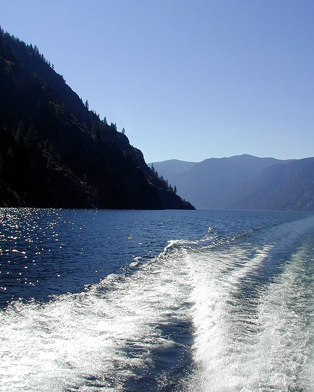 30-Jul-2000
Lake Chelan, WA
Looking back down the Lake