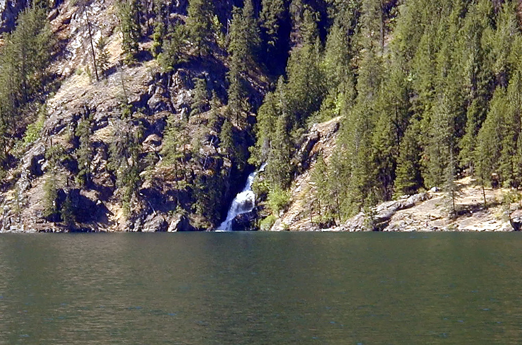 30-Jul-2000
Lake Chelan, WA
A small waterfall on the South shore