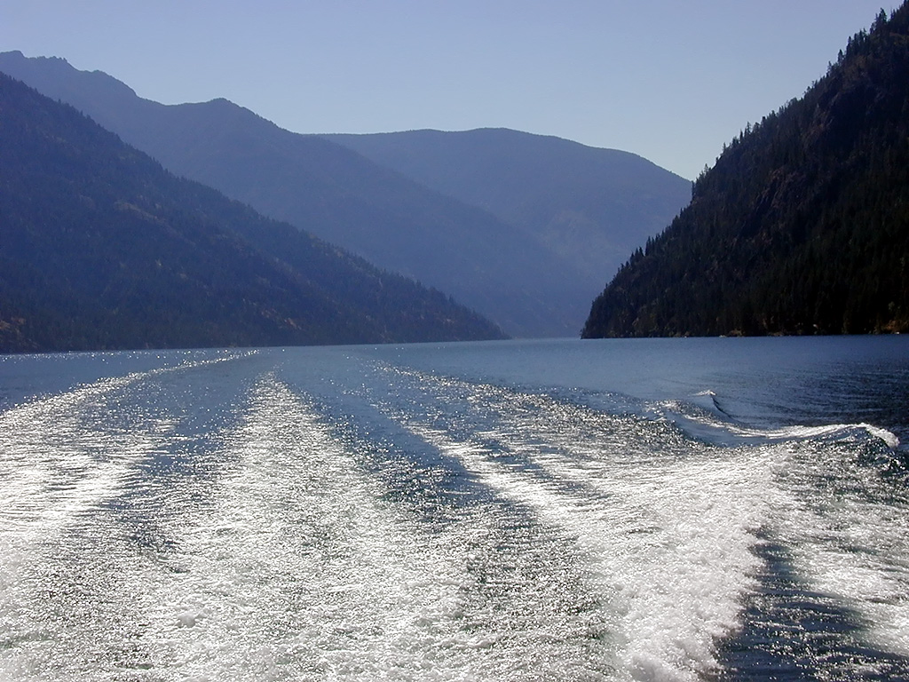 30-Jul-2000
Lake Chelan, WA
Looking back down the Lake