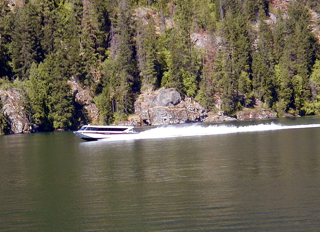 30-Jul-2000
Lake Chelan, WA
The Lady Cat
High speed catamarran