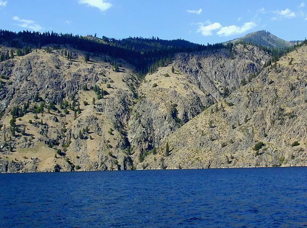 30-Jul-2000
Lake Chelan, WA
Site of old incline railway at Coyote Creek