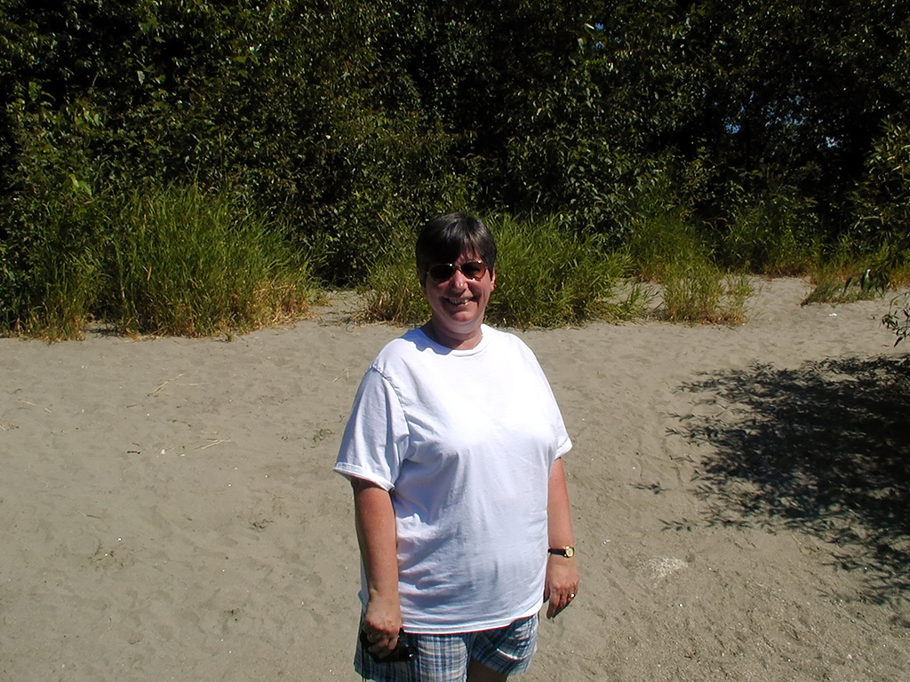 31-Jul-2000
Leavenworth, WA
Sue at a beach on the side of the Wenatchee River