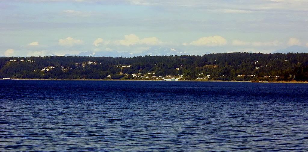 31-Jul-2000
Edmonds, WA
The coast of Kingston and Olympic mountains in the background
