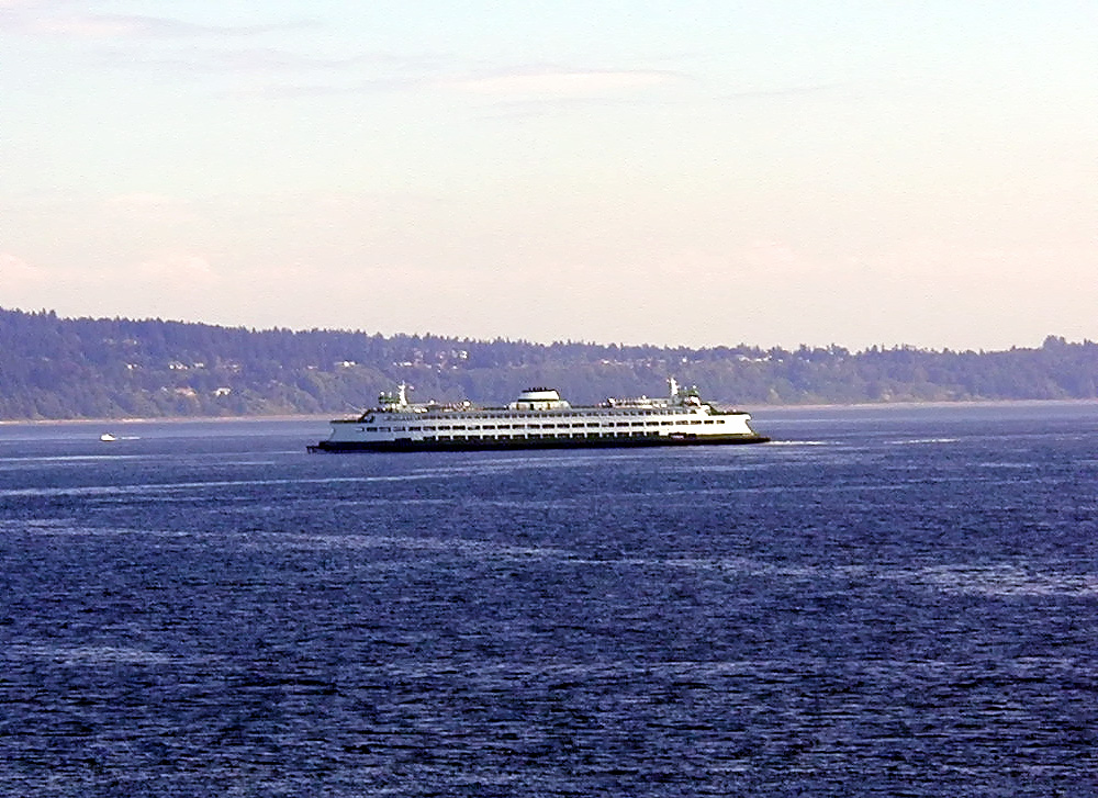 31-Jul-2000
Edmonds, WA
Ferry going in the opposite direction
