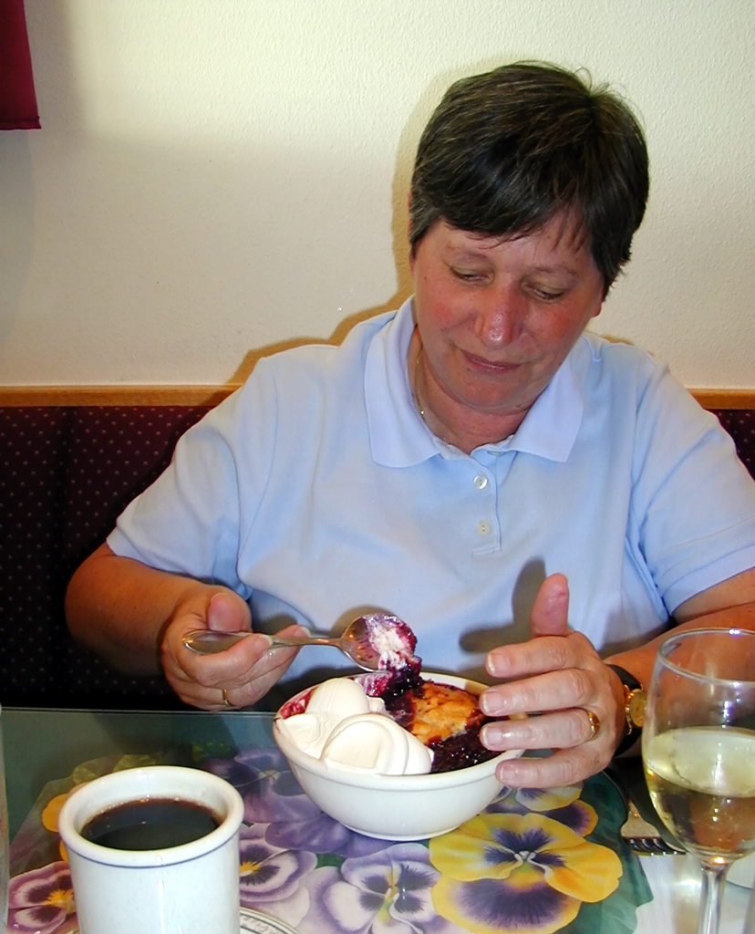 31-Jul-2000
Port Angeles, WA
Sue with the 