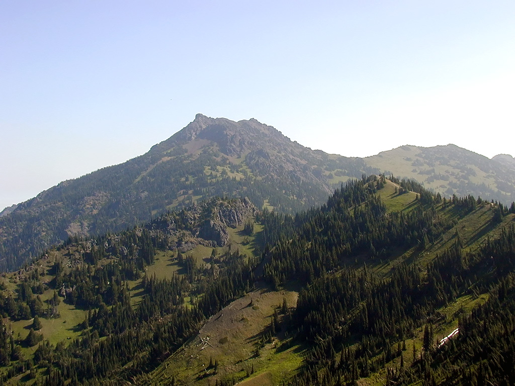 01-Aug-2000
Olympic National Park, WA
Looking North from Sun-Up point