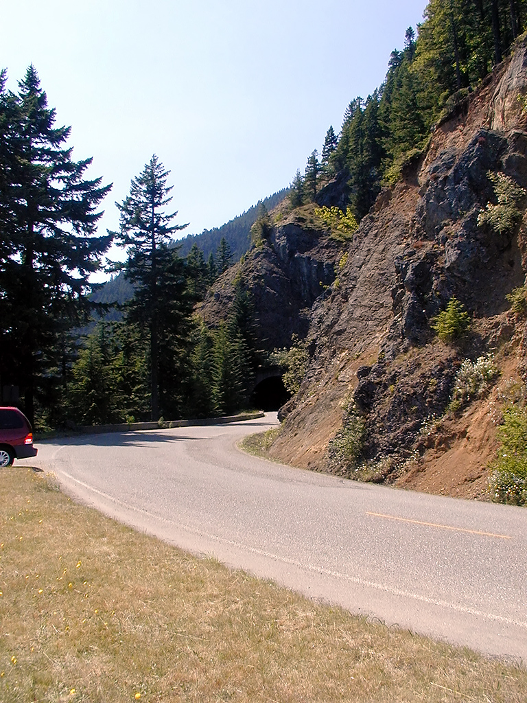 01-Aug-2000
Olympic National Park, WA
Road and tunnel at viewpoint