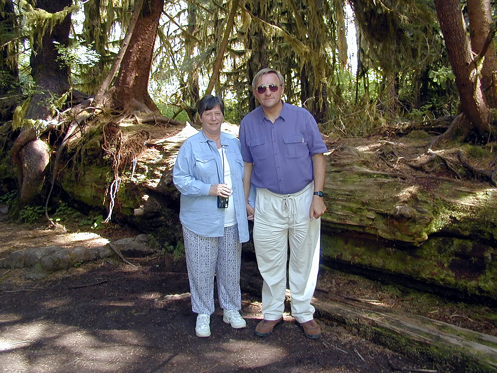 01-Aug-2000
Olympic National Park, WA
Mike and Sue by a 