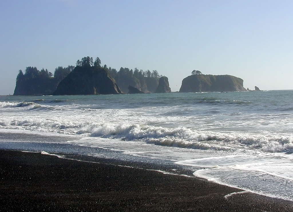 01-Aug-2000
Olympic National Park, WA
Rialto Beach - Off shore outcrops