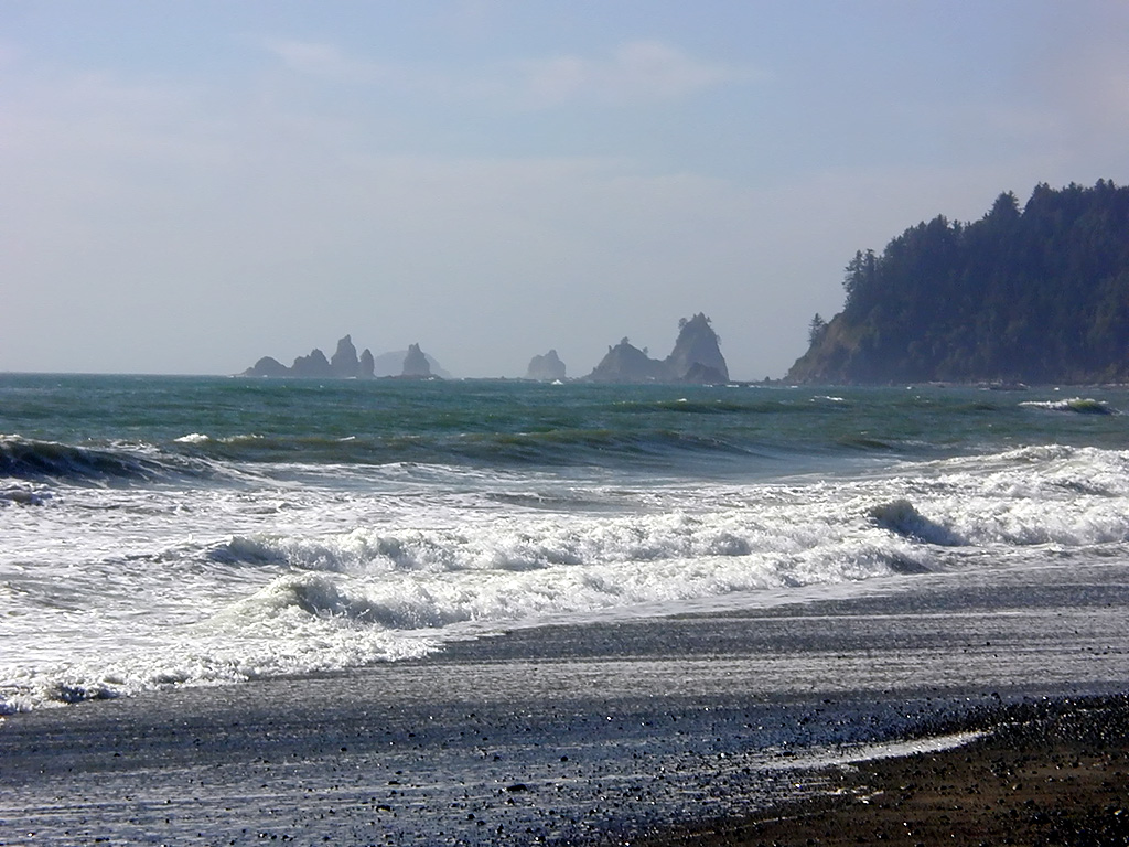 01-Aug-2000
Olympic National Park, WA
Rialto Beach - Off shore outcrops