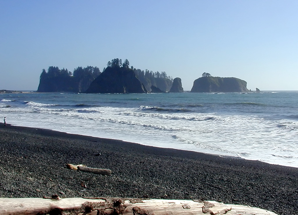 01-Aug-2000
Olympic National Park, WA
Rialto Beach - Off shore outcrops