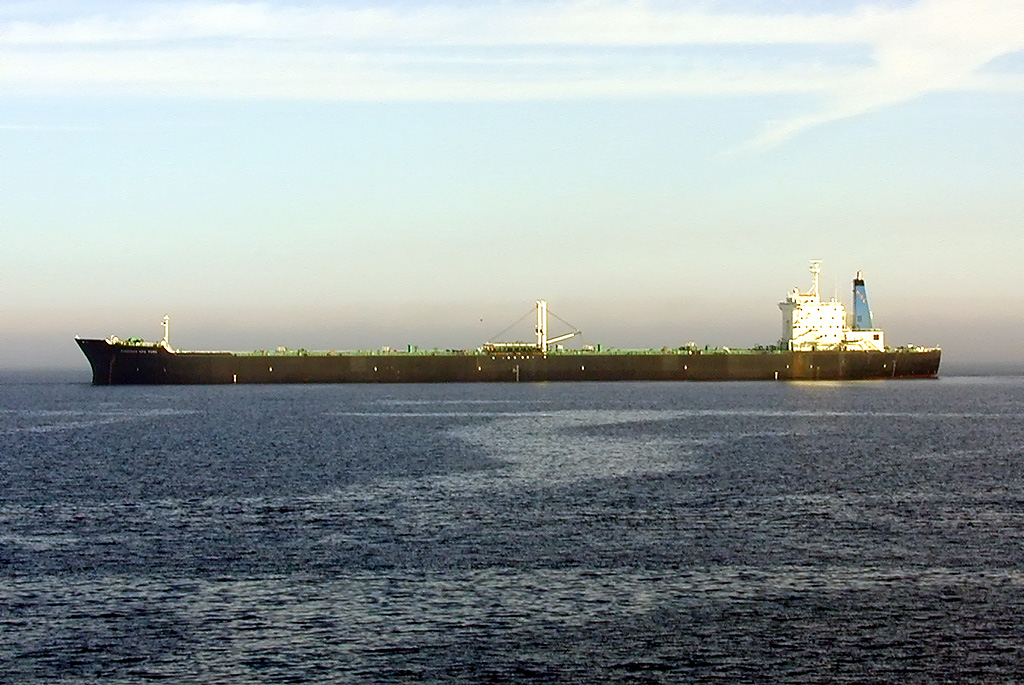 02-Aug-2000
Port Angeles, WA
Tanker waiting to dock at Port Angeles