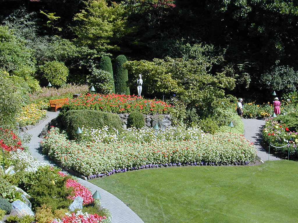 02-Aug-2000
Butchart Gardens - Victoria, BC 
The sunken gardens