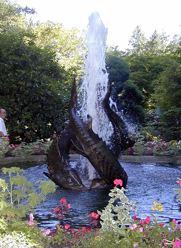 02-Aug-2000
Butchart Gardens - Victoria, BC 
Fountain of the Three Sturgeons