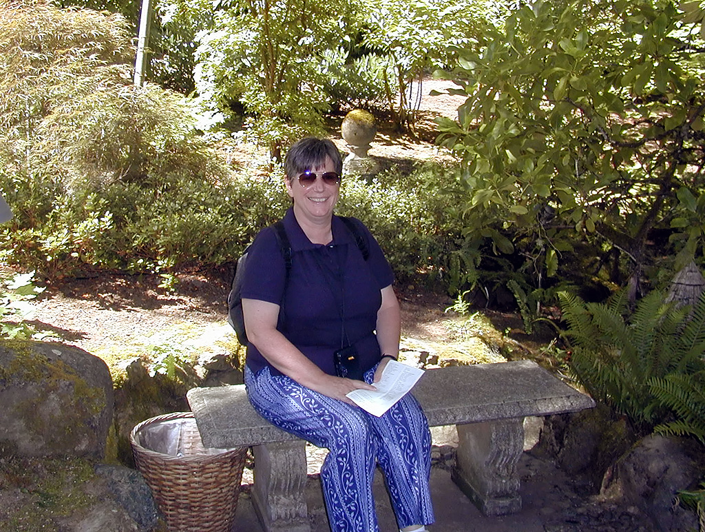 02-Aug-2000
Butchart Gardens - Victoria, BC 
Sue in the Japanese Garden