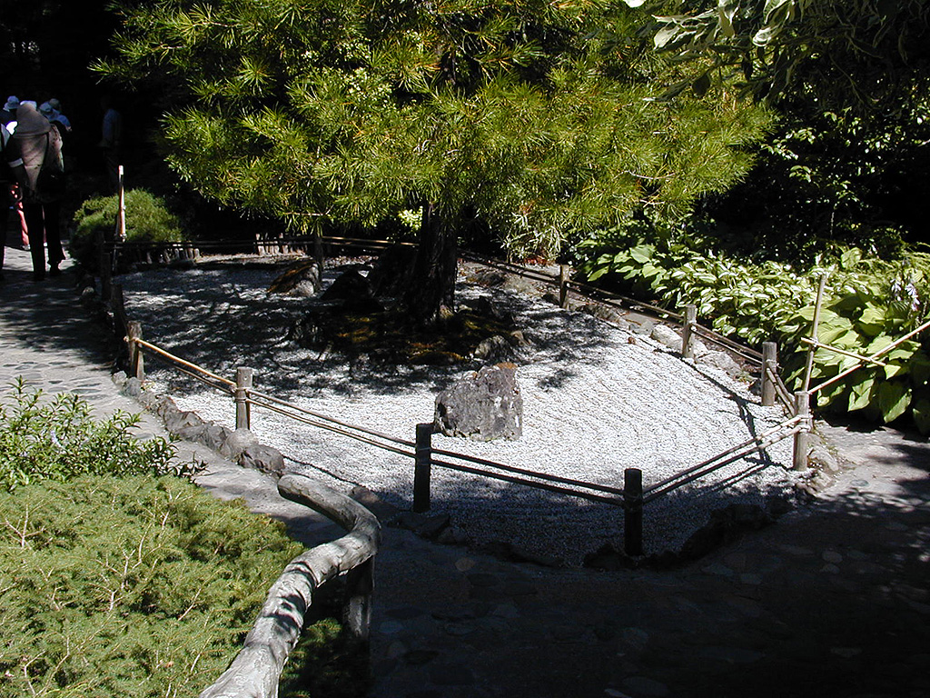 02-Aug-2000
Butchart Gardens - Victoria, BC 
The Japanese Garden