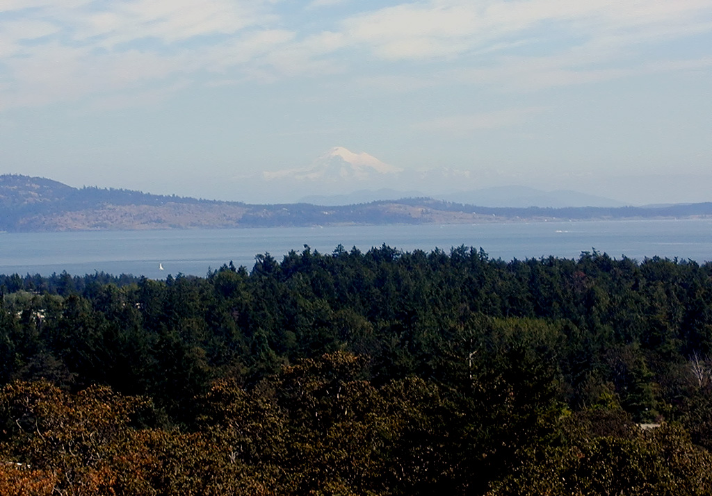 02-Aug-2000
Victoria, BC 
View towards Mount Baker from Mt. Tolmie lookout