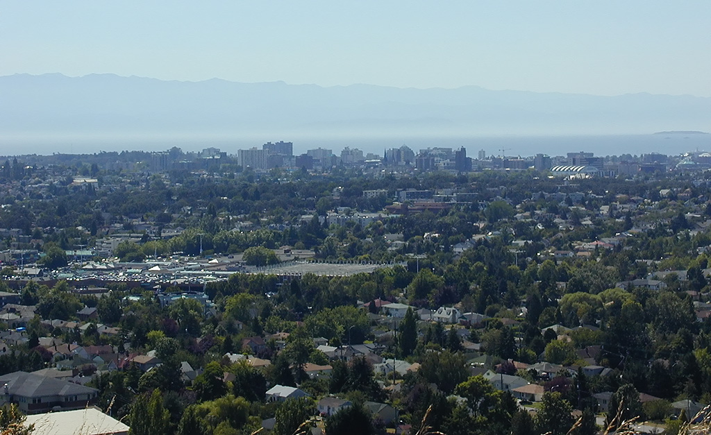02-Aug-2000
Victoria, BC 
View of the city from the Mt. Tolmie Lookout