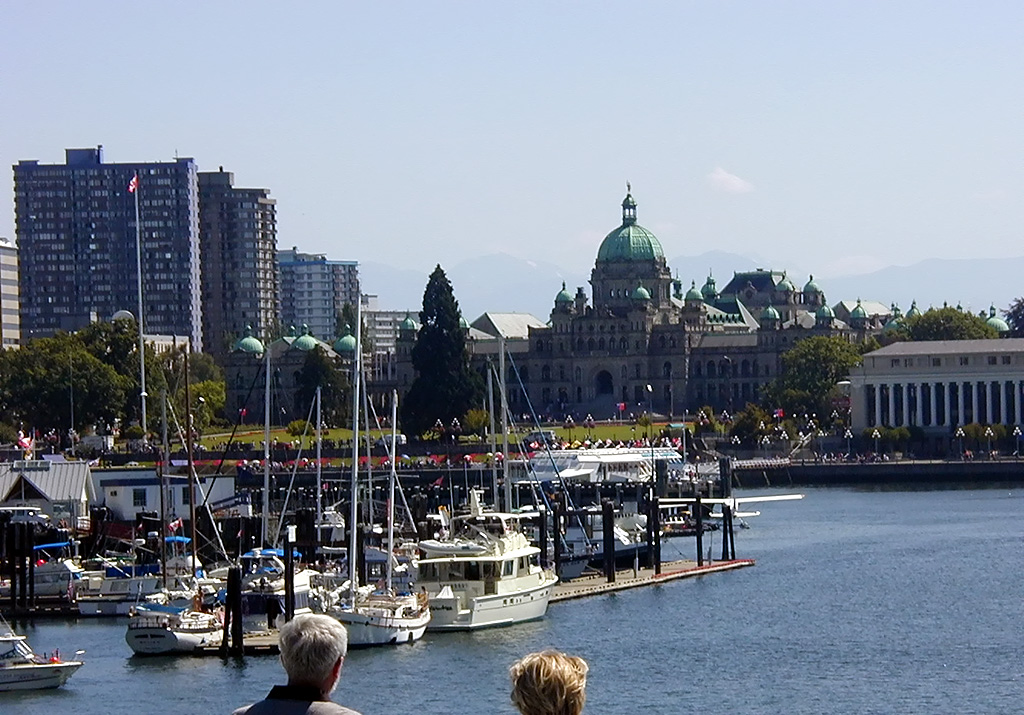 02-Aug-2000
Victoria, BC 
Victoria habour and Parliament Buildings