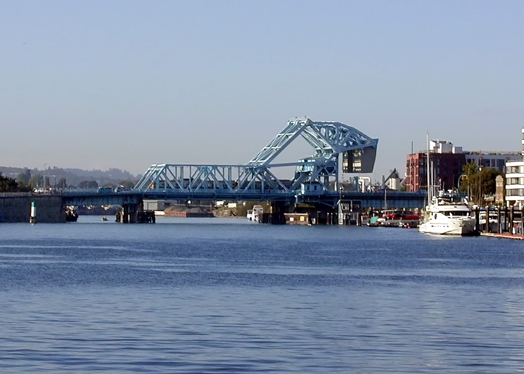 02-Aug-2000
Victoria, BC 
Johnson St. Bridge
