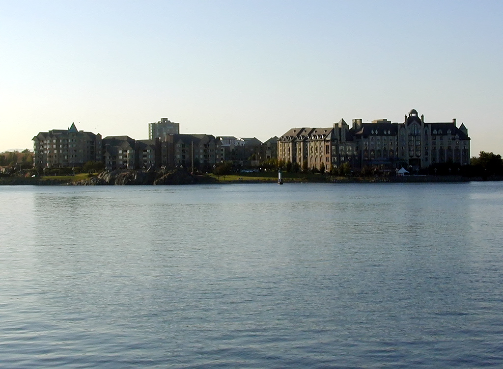 02-Aug-2000
Victoria, BC 
Hotel on Esquimalt