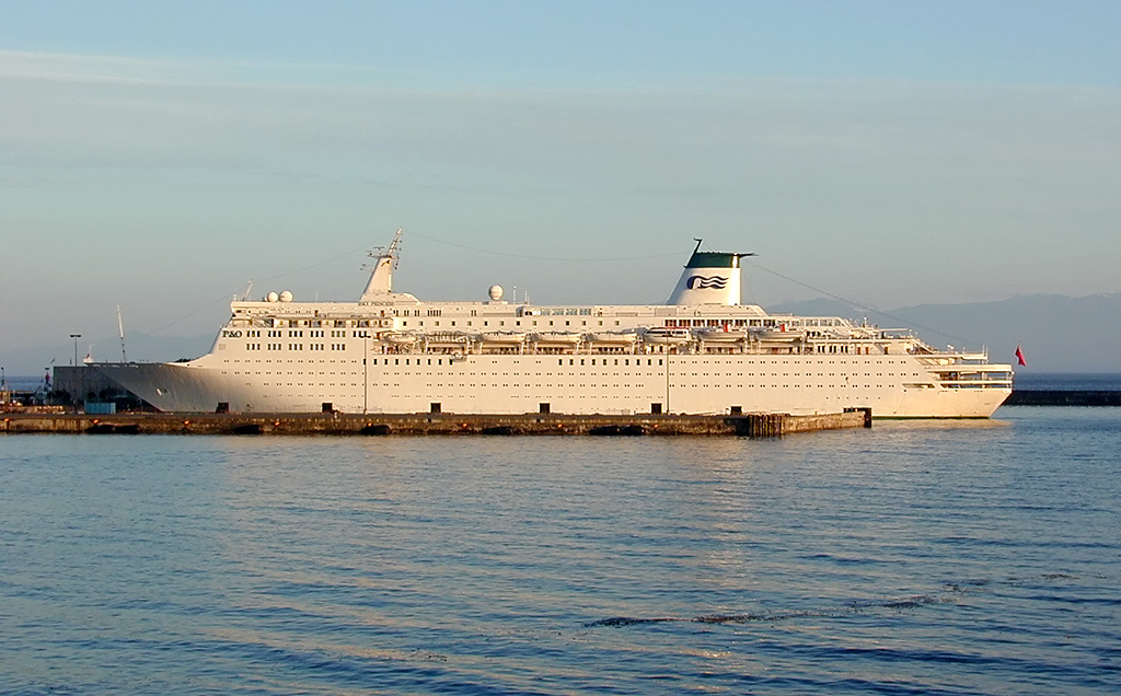 02-Aug-2000
Victoria, BC 
P & O Cruise Ship