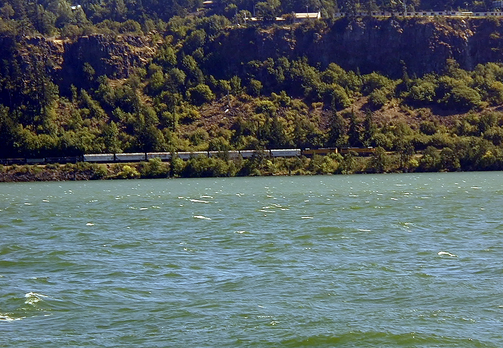 03-Aug-2000
Washington (State)
The view across the Columbia River