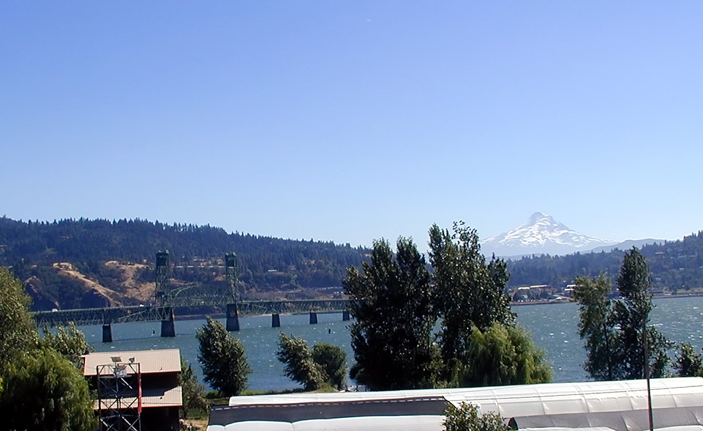 03-Aug-2000
Washington (State)
The bridge at Hood River