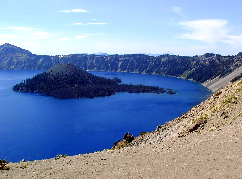04-Aug-2000
Crater Lake, OR
Crater Lake from North Junction