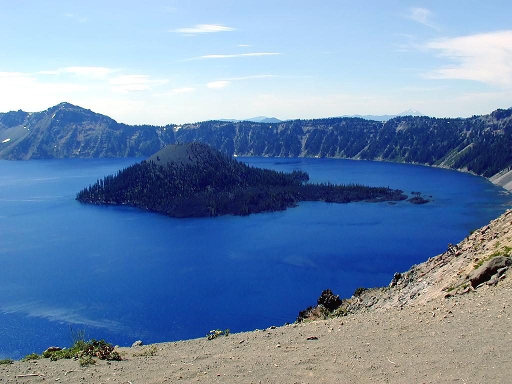 04-Aug-2000
Crater Lake, OR
Crater Lake from North Junction
