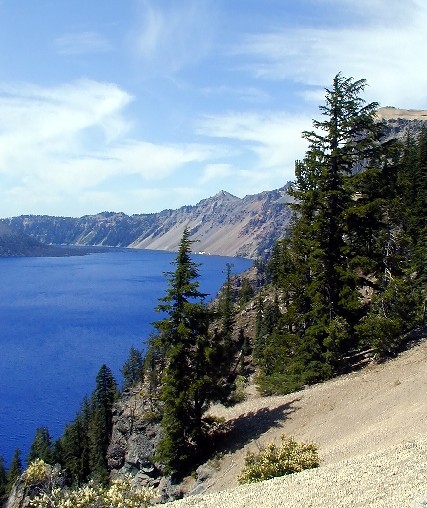04-Aug-2000
Crater Lake, OR
Crater Lake from the North