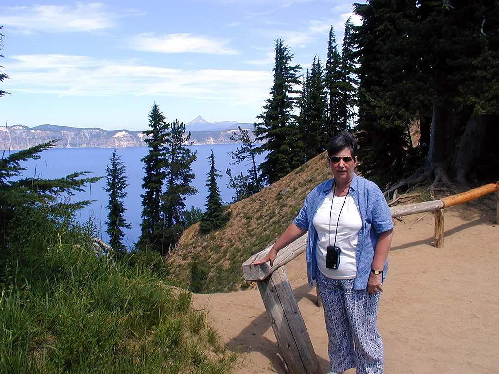 04-Aug-2000
Crater Lake, OR
Sue at Sun Notch trail