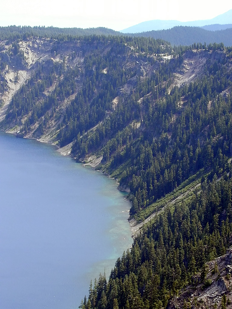04-Aug-2000
Crater Lake, OR
Crater Lake from The Watchman
