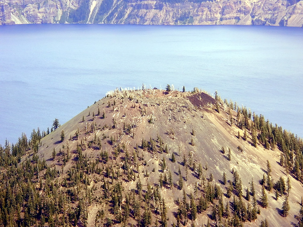 04-Aug-2000
Crater Lake, OR
Wizard Island - The Caldera