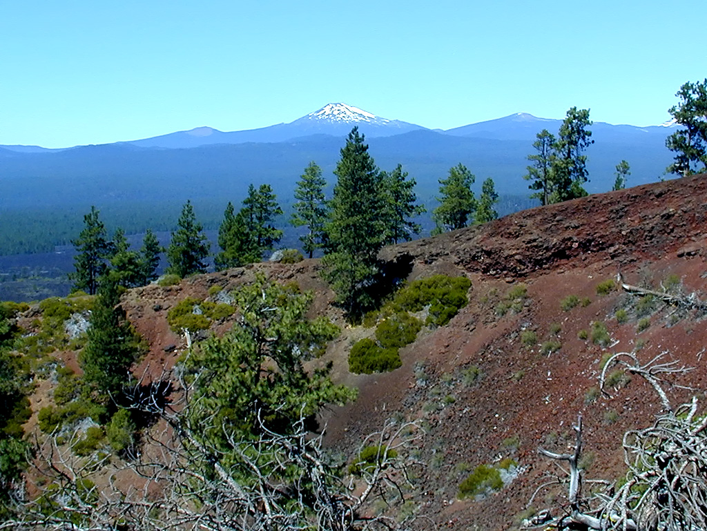05-Aug-2000
Lavaland, OR
Lava Butte - The caldera and Mount Bachelor