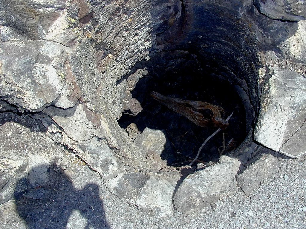 05-Aug-2000
Lava Cast Forest, OR
Lava cast of tree trunk