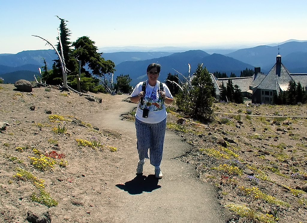 06-Aug-2000
Mount Hood, OR
Sue setting out on the Pacific Crest Trail