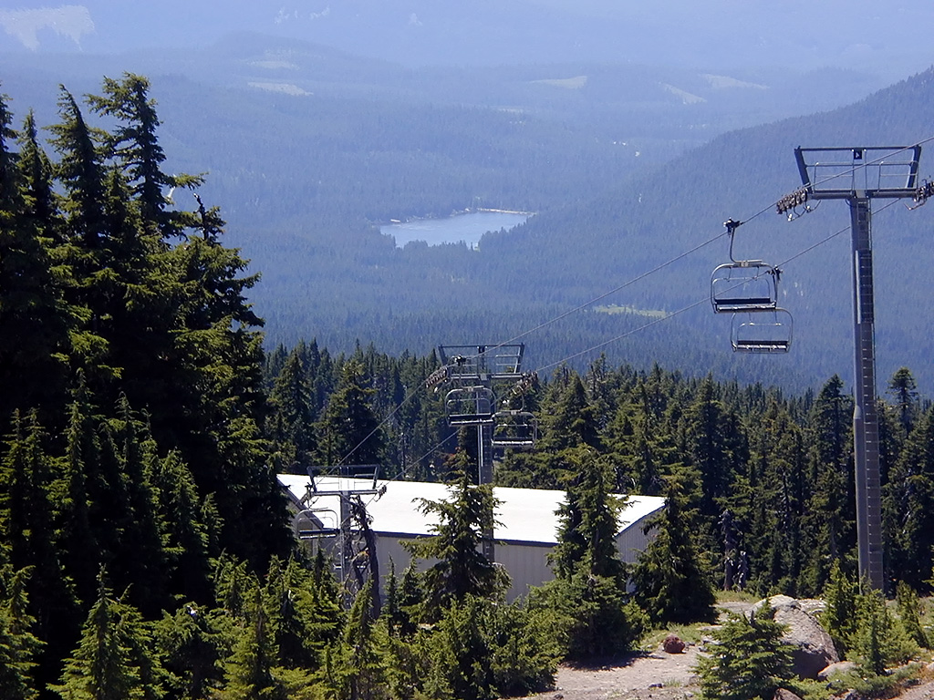 06-Aug-2000
Mount Hood, OR
Looking South towards lake ??