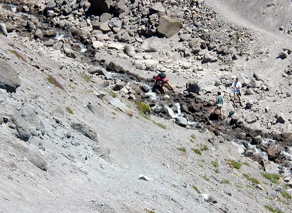 06-Aug-2000
Mount Hood, OR
The Pacific Crest Trail crosses a small stream